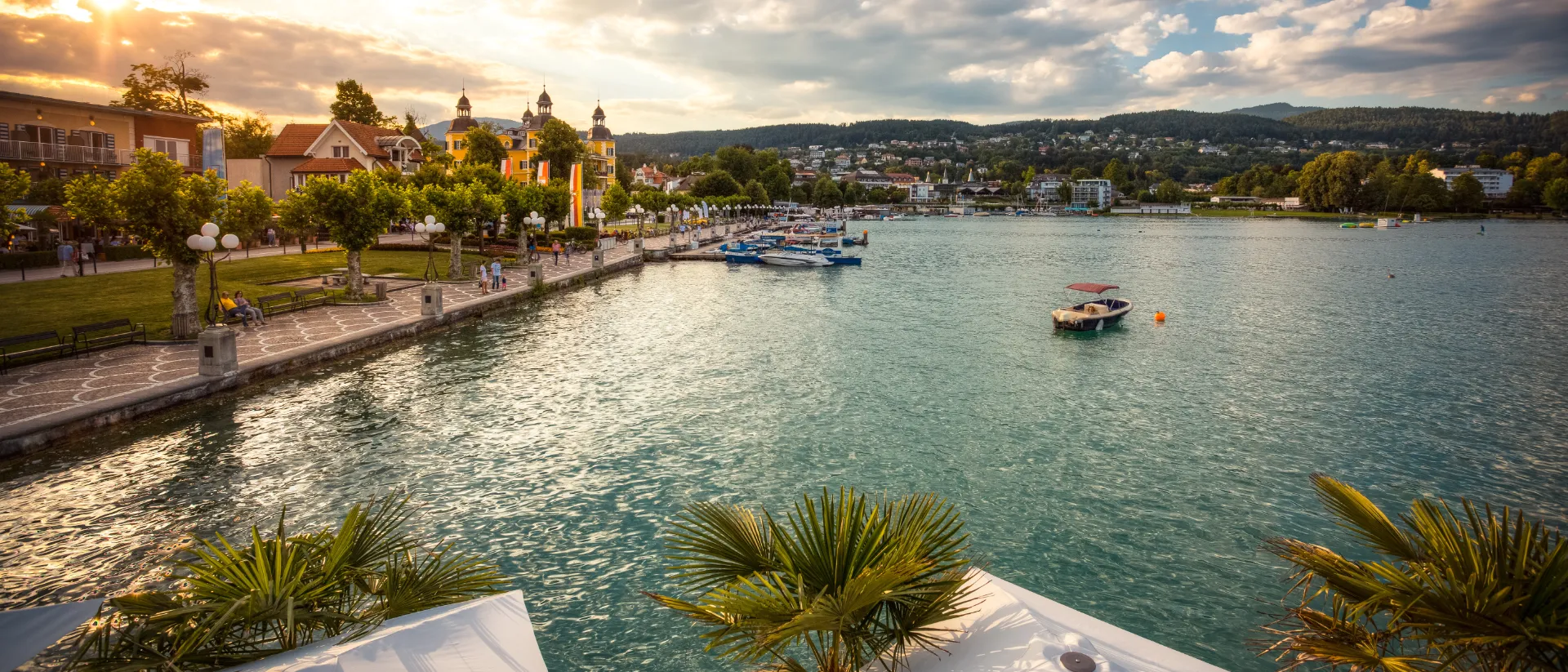 Panoramablick auf den Wörthersee
