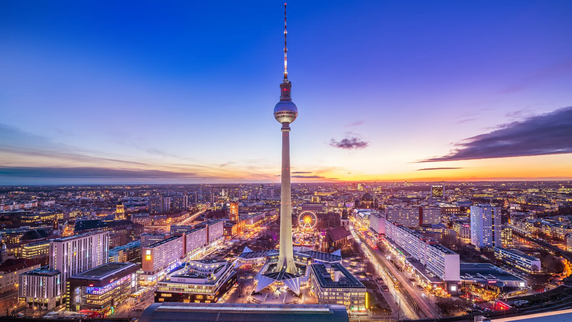 Berlin - Panorama bei Sonnenaufgang