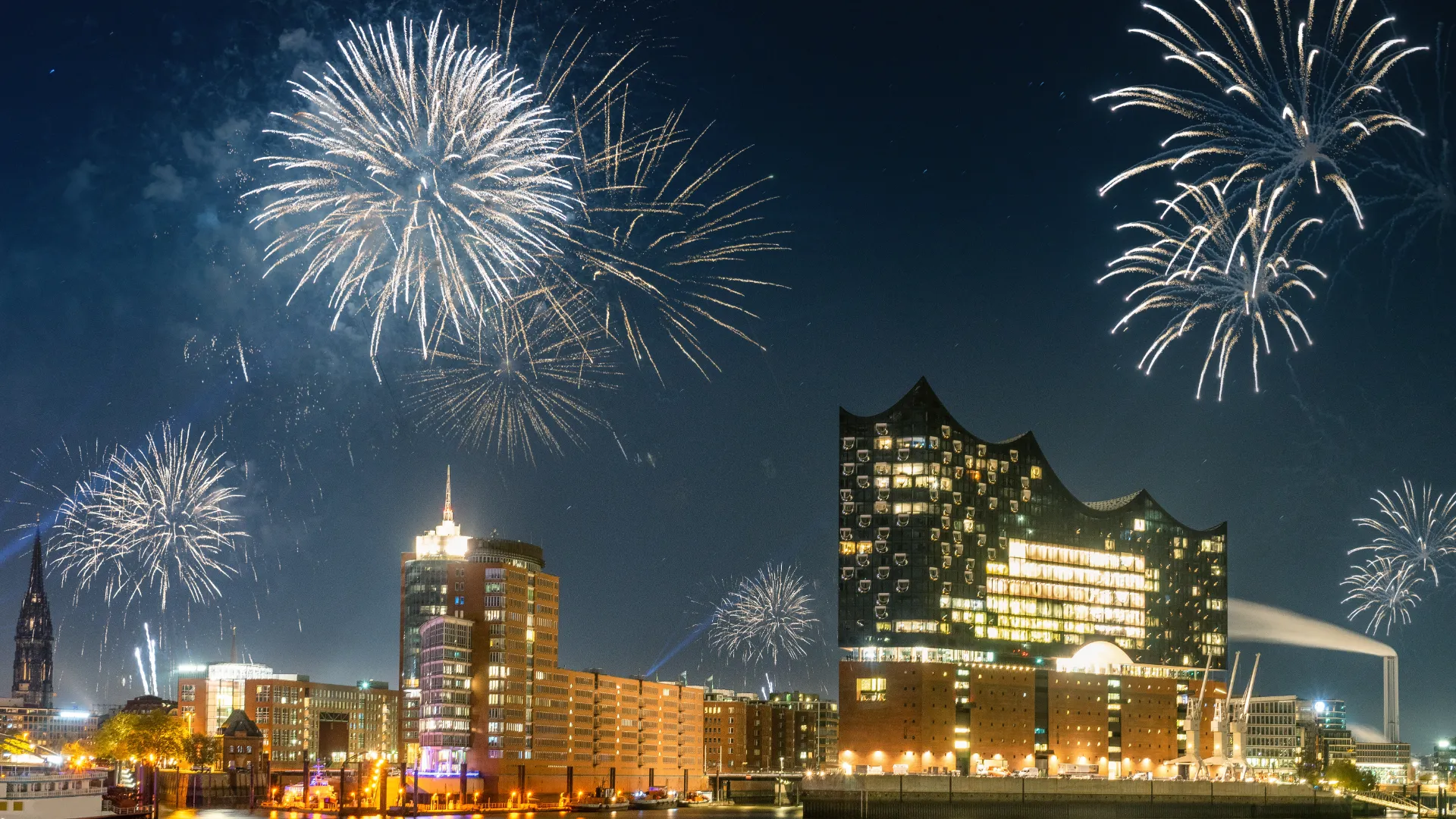 Silvesterfeuerwerk Hamburg über Elbphilharmonie