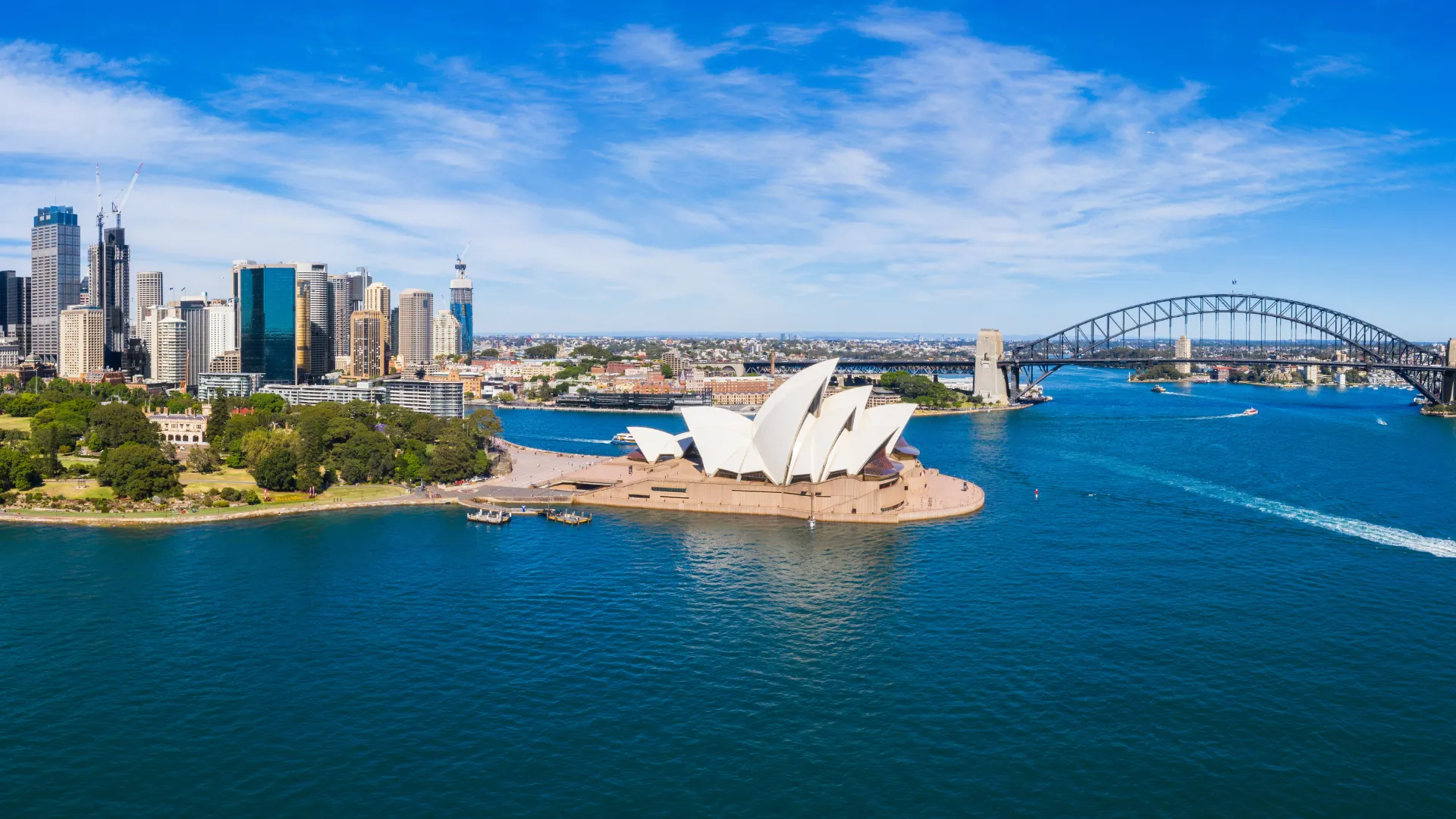 Sydney, Hafen mit Oper und Brücke