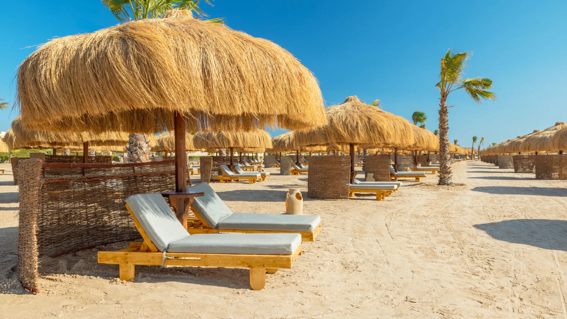Liegen am Strand