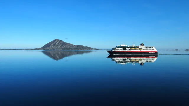 MS Trollfjord