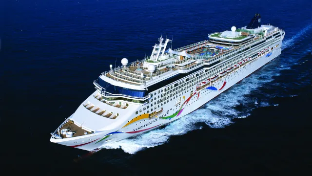Norwegian Dawn-Außenansicht auf hoher See