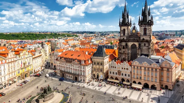 Prag - Hauptplatz und Teynkirche