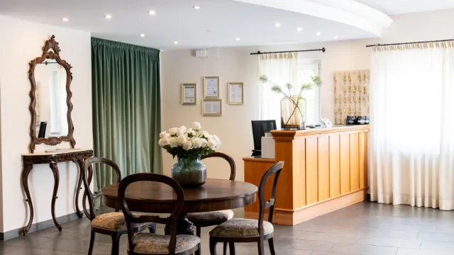 Hotel Villa Laurus Rezeption