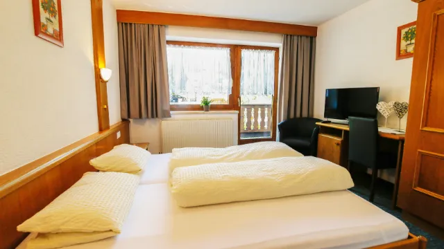 Hotel Tia Apart - Zimmerbeispiel Doppelzimmer Standard Balkon
