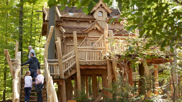 Natur-Resort Tripsdrill - Beispiel Baumhaus