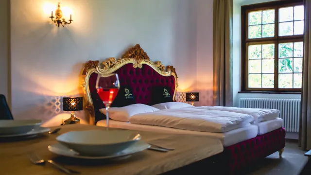 Versailles Boutique Apartments - Zimmerbeispiel