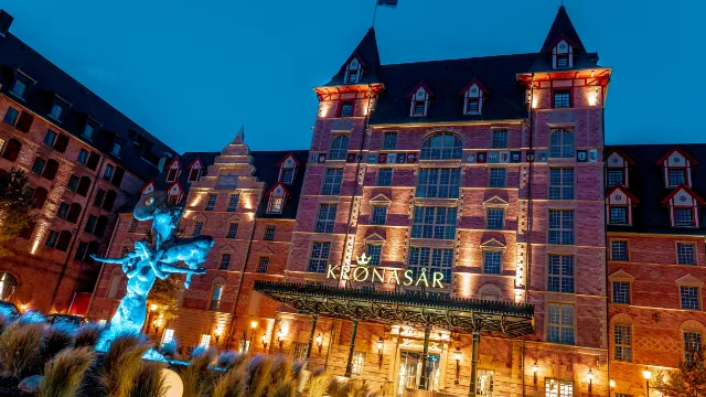 Kronasar - The Museum-Hotel Aussenansicht