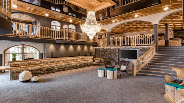 Hotel Schneeberg Ridnaun - Eingangsbereich